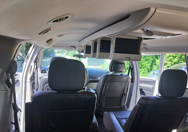 Chrysler Town &amp; Country cena 24000 przebieg: 212330, rok produkcji 2014 z Radom małe 172
